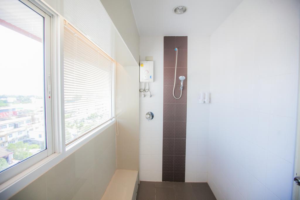 Grand Charoonrat Apartment Sara Buri المظهر الخارجي الصورة